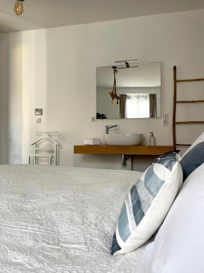La Maison Du Puits Cesseras Ngoại thất bức ảnh