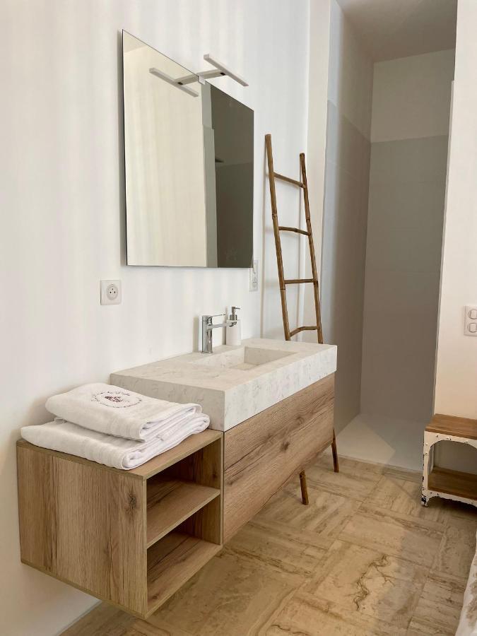 La Maison Du Puits Cesseras Ngoại thất bức ảnh