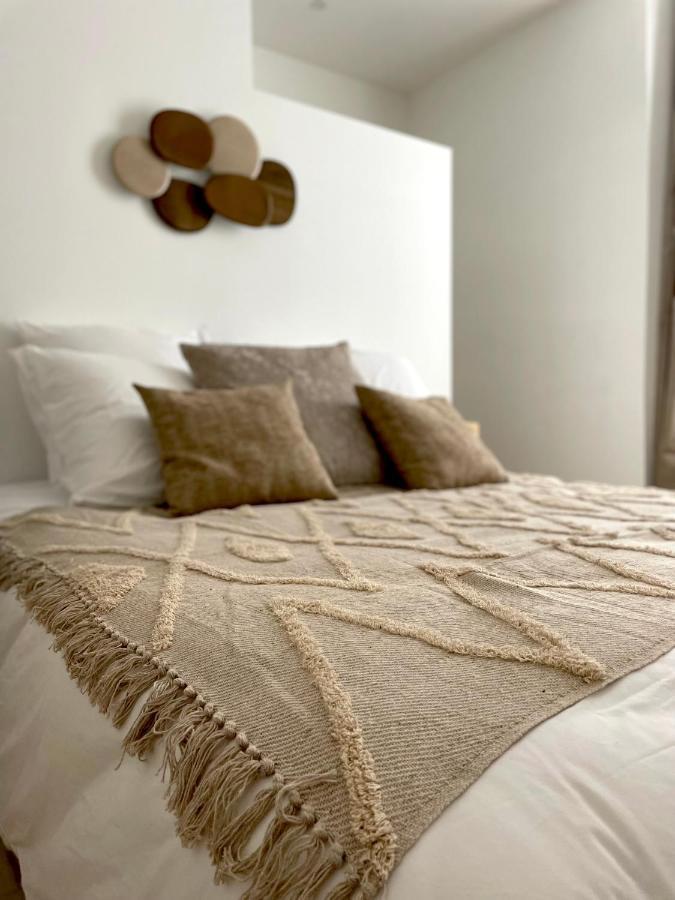 La Maison Du Puits Cesseras Ngoại thất bức ảnh